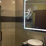 فندق Capitulum غيور